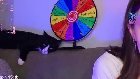 Snapshot of mimipaws chatting on February 26, 2026, 9:58 pm MilaBlack and StacyBlonde Today unboxing Lovens OMG online show from February 26, 2026, 9:58 pm