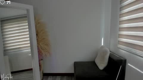 mimmyfit1 online show from February 17, 2025, 7:53 pm