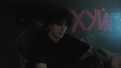 Max online show from November 5, 2025, 9:48 pm