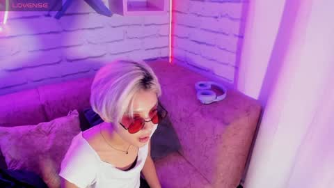 Minji online show from January 11, 2025, 12:07 pm