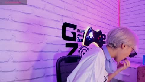 Minji online show from January 13, 2025, 11:41 am
