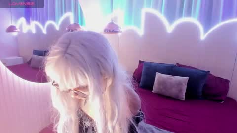 Minji online show from February 22, 2025, 11:46 am