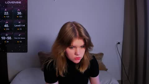 hi Im Mina  online show from February 4, 2025, 4:15 am