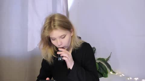 hi Im Mina  online show from March 11, 2025, 1:26 am