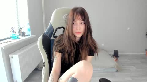 minadzukii online show from September 24, 2025, 11:13 am