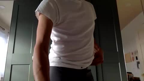 mince_alors online show from December 1, 2025, 6:24 pm