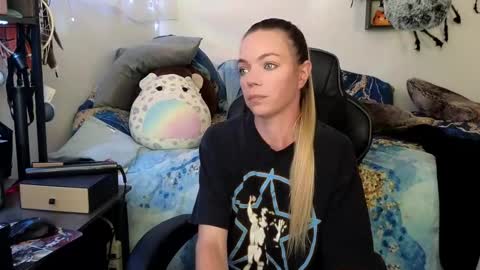 Mindy Mars online show from March 3, 2025, 4:03 pm