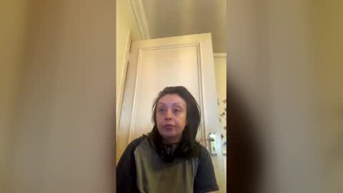 please subscribe to my fansly  please no video or photos must be recorded or re sold online show from April 4, 2026, 1:19 pm