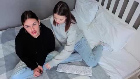 KarinaLeila online show from September 30, 2025, 6:29 am