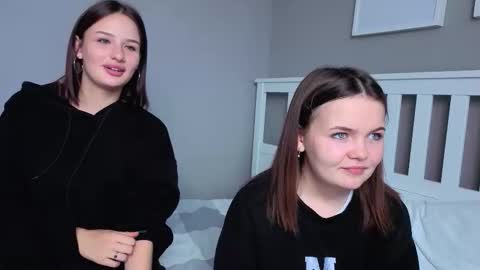 KarinaLeila online show from October 3, 2025, 6:10 am