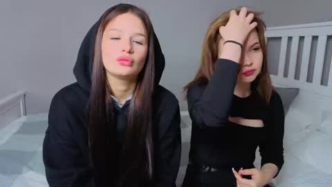 KarinaLeila online show from October 15, 2025, 6:13 am