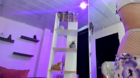 Snapshot of miniadelf chatting on February 25, 2026, 7:56 pm miniadelf online show from February 25, 2026, 7:56 pm