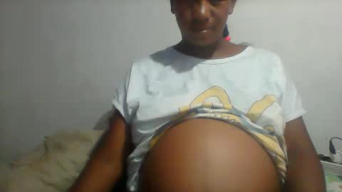 Snapshot of minie4tina chatting on March 4, 2026, 7:47 am Minie4Tina online show from March 4, 2026, 7:47 am
