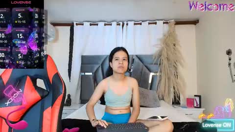 minilove_01 online show from October 16, 2025, 12:06 pm