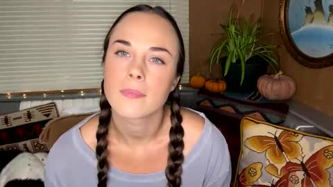 Snapshot of minimaggie chatting on October 24, 2025, 7:54 pm minimaggie online show from October 24, 2025, 7:54 pm