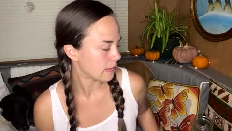 Snapshot of minimaggie chatting on November 9, 2025, 12:20 am minimaggie online show from November 9, 2025, 12:20 am