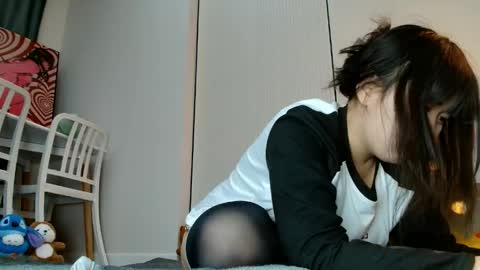 Snapshot of minji_snow chatting on June 1, 2026, 1:02 pm Minji online show from June 1, 2026, 1:02 pm