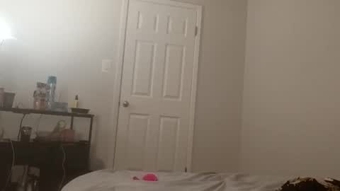 minniehunney online show from April 9, 2026, 6:19 am