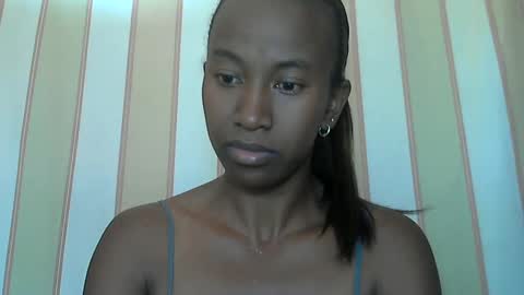minouch211907 online show from January 10, 2025, 7:04 am