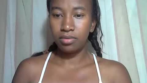 minouch211907 online show from October 22, 2025, 2:56 am