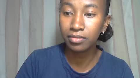 minouch211907 online show from November 6, 2025, 8:43 pm