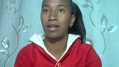 minouch211907 online show from February 12, 2026, 8:26 pm