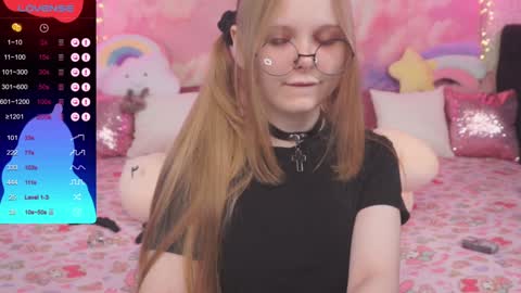 Snapshot of minx_girll chatting on December 2, 2024, 4:20 am Vikki online show from December 2, 2024, 4:20 am