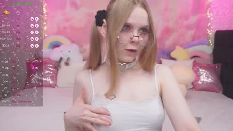 Snapshot of minx_girll chatting on February 19, 2025, 6:44 am Vikki online show from February 19, 2025, 6:44 am