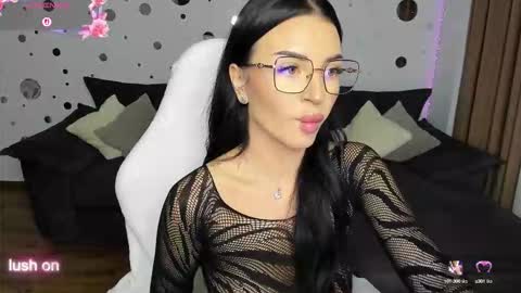 Snapshot of mira_fantasy chatting on September 15, 2025, 4:23 am mira_fantasy online show from September 15, 2025, 4:23 am