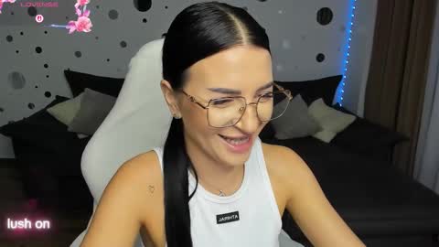 Snapshot of mira_fantasy chatting on September 23, 2025, 4:26 am mira_fantasy online show from September 23, 2025, 4:26 am