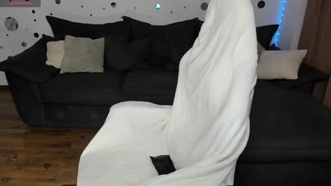 Snapshot of mira_fantasy chatting on October 6, 2025, 4:32 am mira_fantasy online show from October 6, 2025, 4:32 am