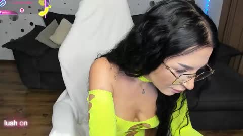 Snapshot of mira_fantasy chatting on October 7, 2025, 4:42 am mira_fantasy online show from October 7, 2025, 4:42 am