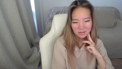 mira_g online show from September 23, 2025, 6:16 am