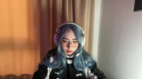 mira_light_ online show from September 22, 2025, 9:22 am