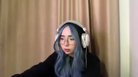 mira_light_ online show from September 23, 2025, 2:09 pm