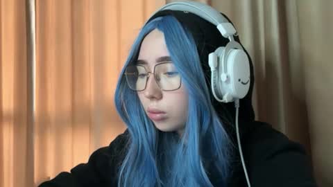 mira_light_ online show from September 27, 2025, 1:10 am