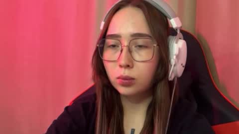 mira_light_ online show from October 14, 2025, 3:24 pm