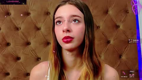 mira_lynxx online show from December 3, 2025, 5:15 am