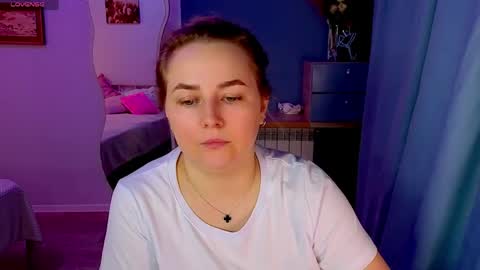 Snapshot of mira_mermayd chatting on May 7, 2026, 1:33 am Mira online show from May 7, 2026, 1:33 am
