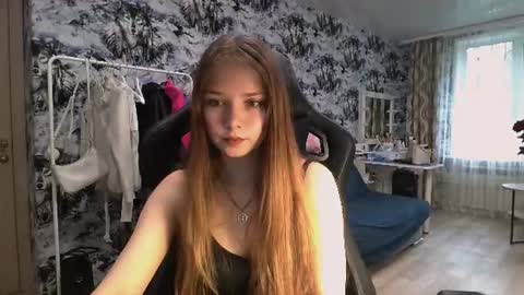Snapshot of mira_princess chatting on July 10, 2026, 11:35 am MIRAcle online show from July 10, 2026, 11:35 am
