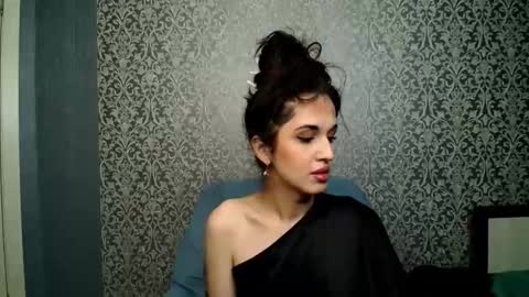 Snapshot of mira_sirena chatting on January 14, 2026, 10:43 am The goddess of water online show from January 14, 2026, 10:43 am