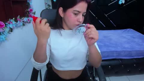 mirabella_miller online show from January 11, 2026, 11:59 am