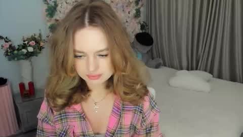 Emma online show from September 15, 2025, 4:40 pm