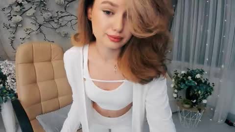 Emma online show from September 30, 2025, 4:12 pm