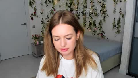 Emma online show from October 12, 2025, 1:04 am