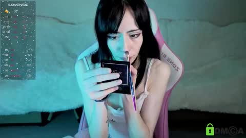 Snapshot of miranaliebert chatting on October 16, 2025, 8:10 pm Mirana online show from October 16, 2025, 8:10 pm