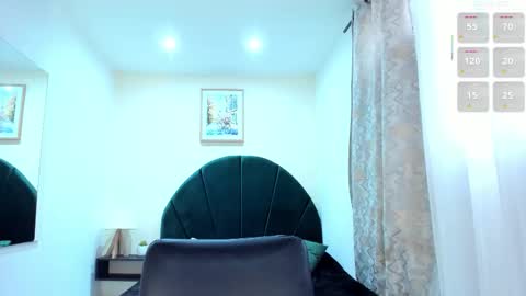 Snapshot of miranda_doll_ chatting on December 18, 2025, 12:11 pm online show from December 18, 2025, 12:11 pm