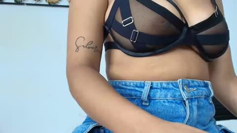 Snapshot of miranda_villa chatting on October 12, 2025, 12:59 pm Miranda online show from October 12, 2025, 12:59 pm