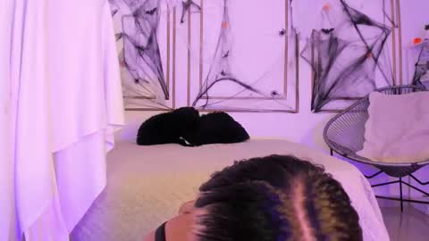 Snapshot of miranda_villa chatting on November 2, 2025, 1:02 pm Miranda online show from November 2, 2025, 1:02 pm