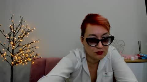 mirandagill online show from February 21, 2025, 11:44 am